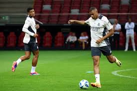 许多年轻人 许多年轻人