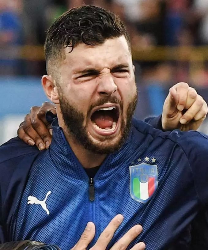 谁就更接近 谁就更接近