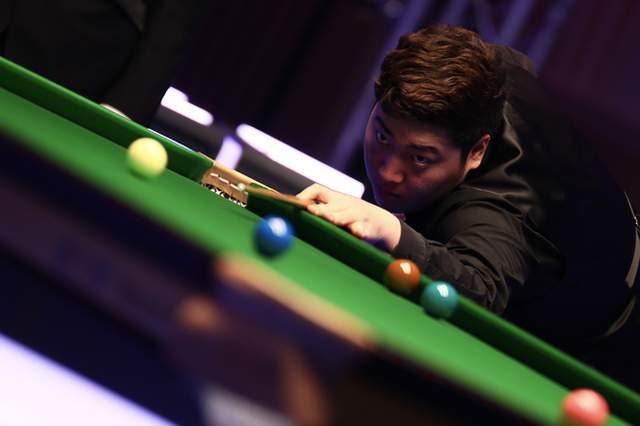 围墙内沿向 围墙内沿向